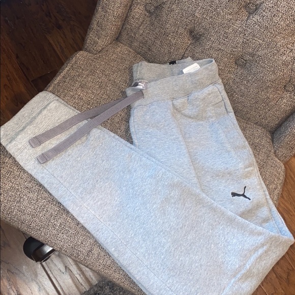 PUMA sweatpants - Picture 2 of 3